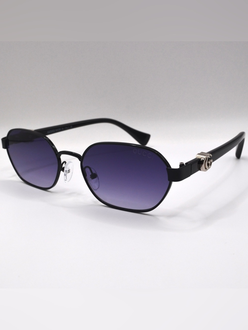 Gucci Women’s Sunglasses – Black / Purple Gradient – New – 58-22-140